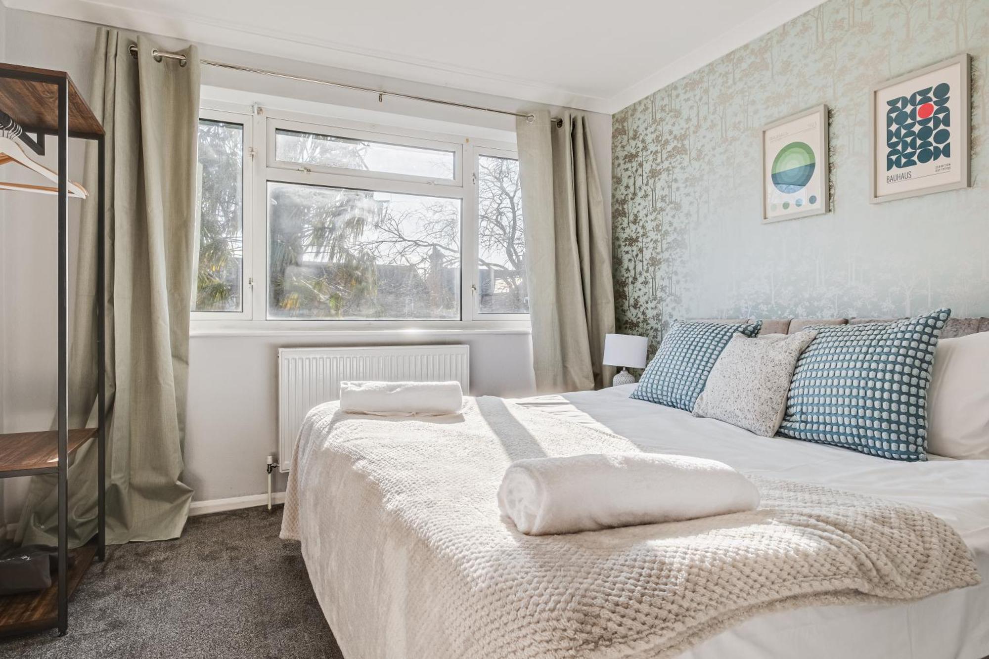 Comfy And Freshly Redecorated Home By Our Home Short Stays Close To Town Centre With Free Parking Bedford Exterior foto