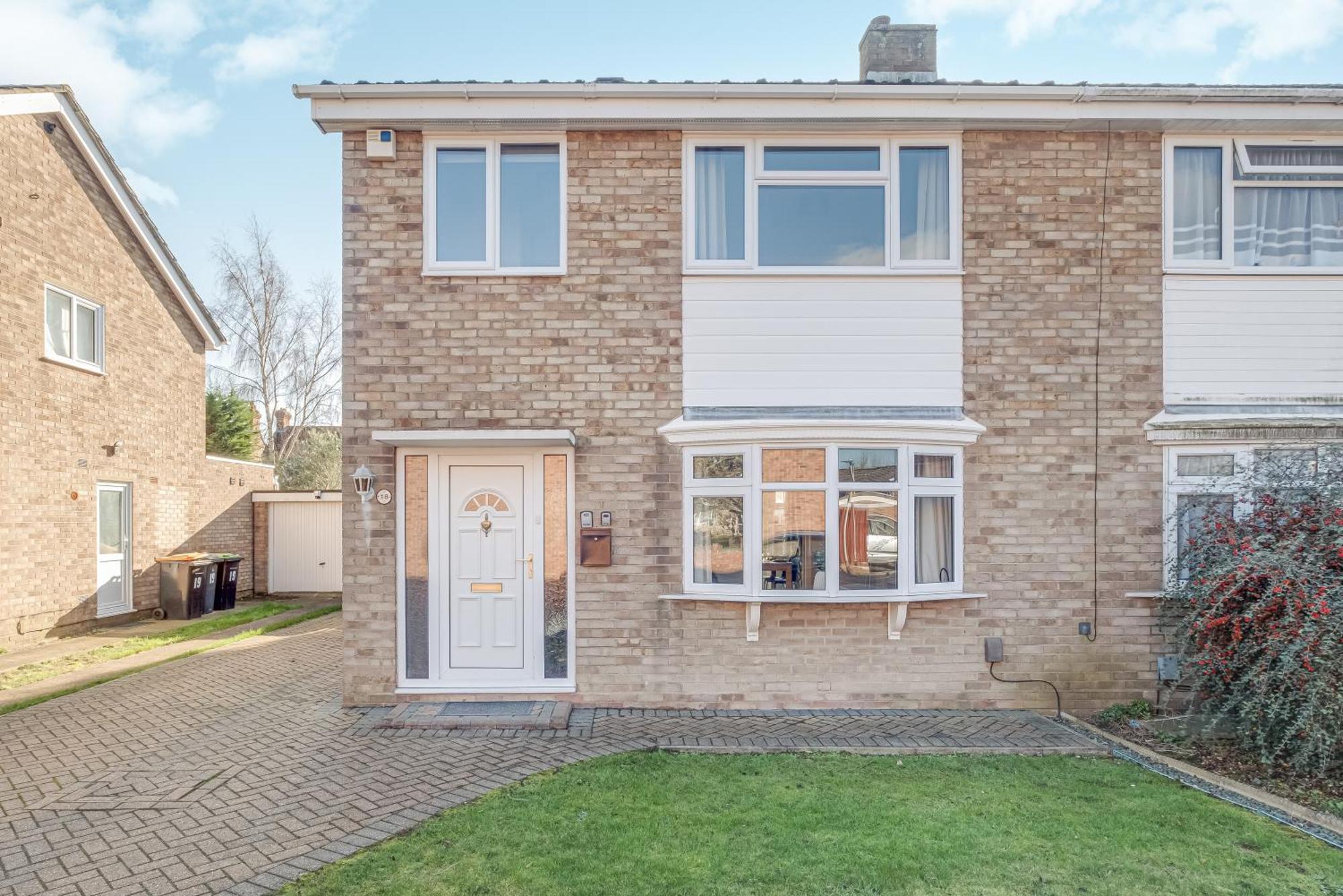Comfy And Freshly Redecorated Home By Our Home Short Stays Close To Town Centre With Free Parking Bedford Exterior foto